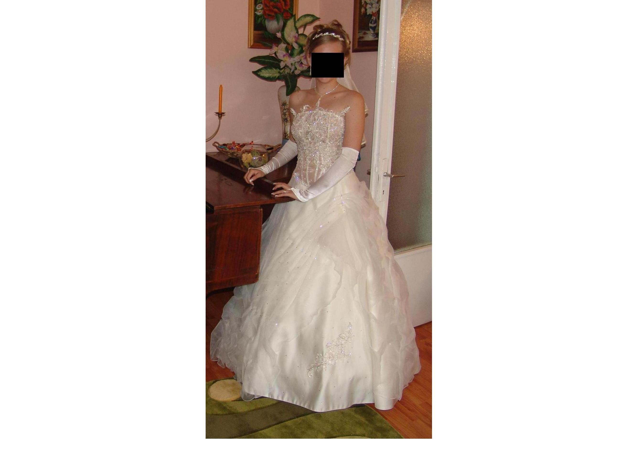 Vand rochie de mireasa crem din septembrie 2009